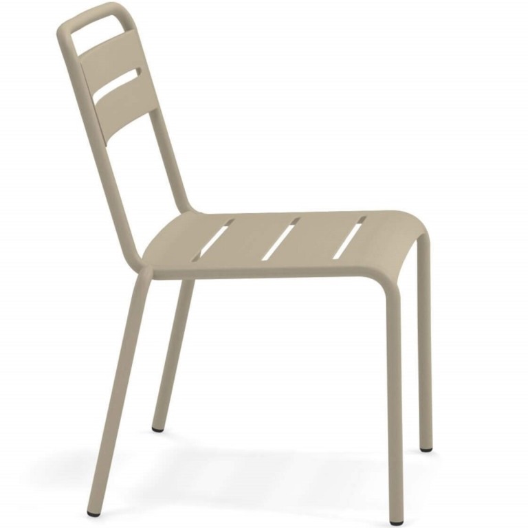 Emu Star stackable armchair