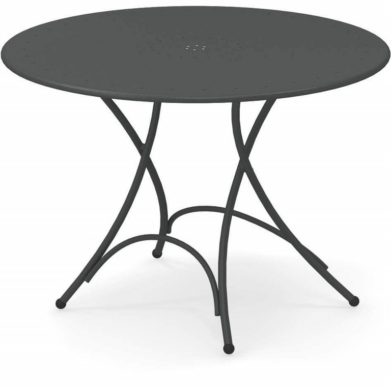 Pigalle Emu Tables and chairs