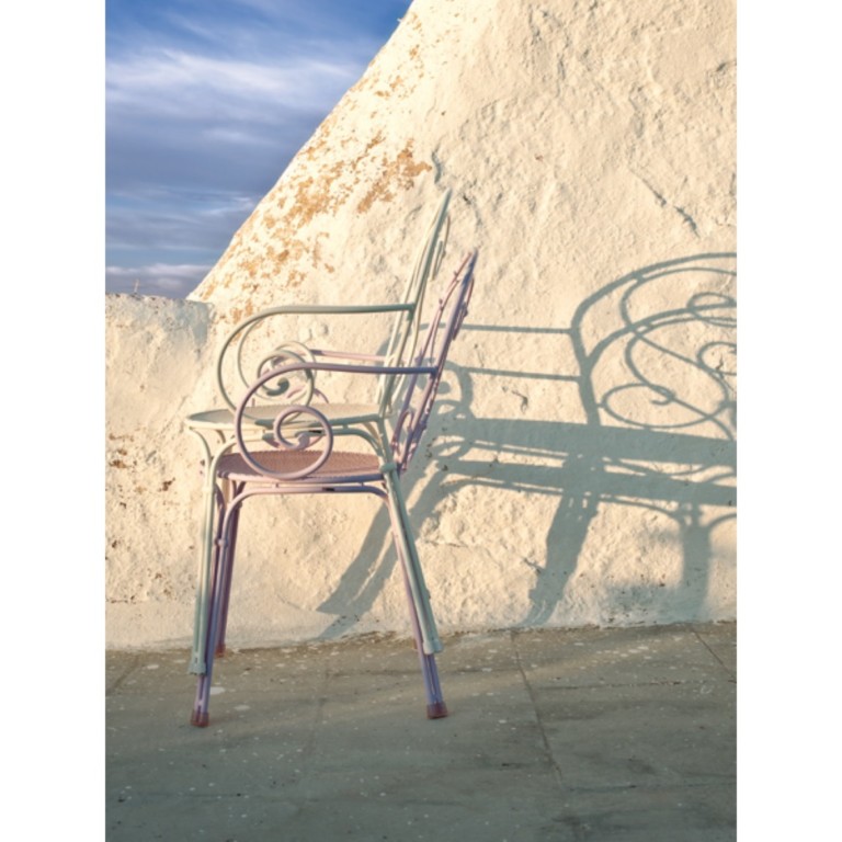 Emu Pigalle stackable Armchairs